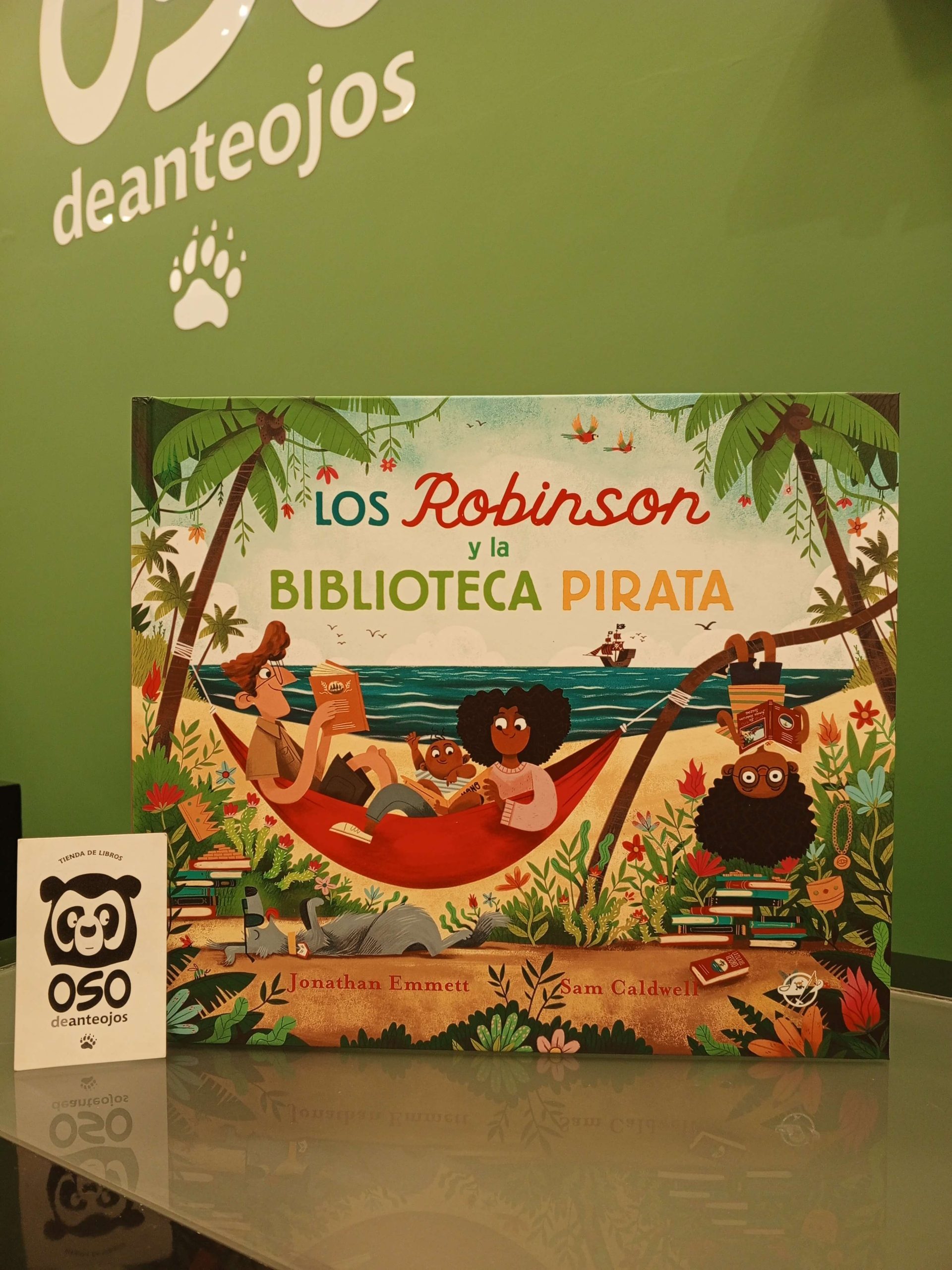 Los Robinson y la biblioteca pirata